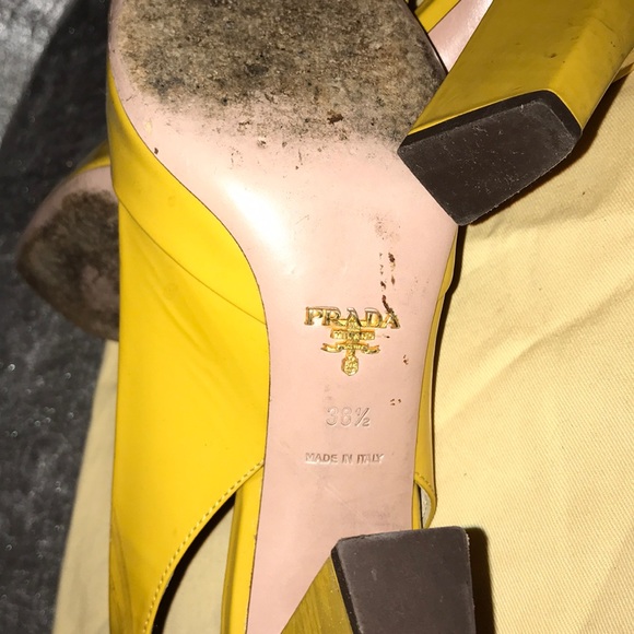 Authentic Prada logo - Picture 5 of 7